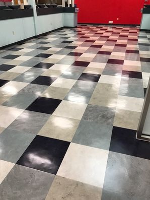 Floor Stripping in Montgomery, AL (1)